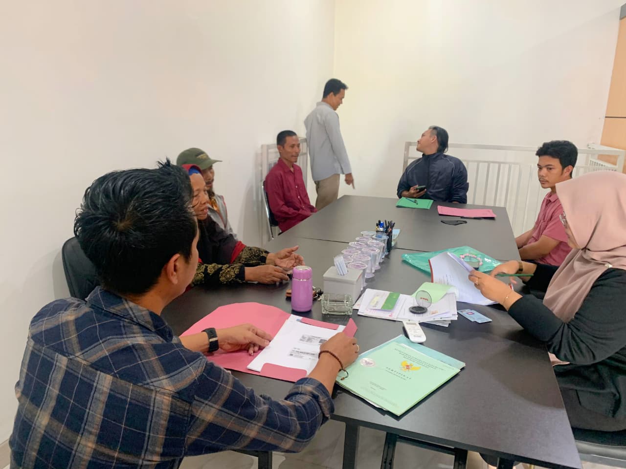 Proses Administrasi dan Konsultasi Calon Pekerja di Kantor Manggala Group